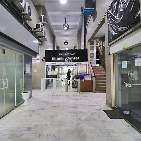 Studio com garagem gratuita em Copacabana perto da praia C059-2